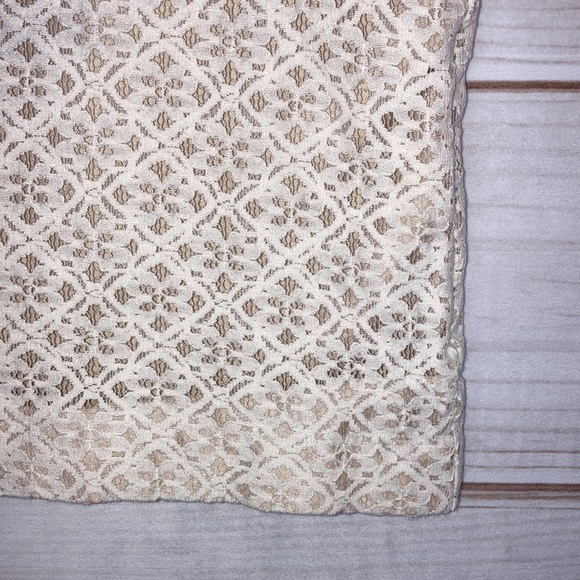 Loft Cream Floral Lace Skirt - Size 12P - Picture 3 of 7